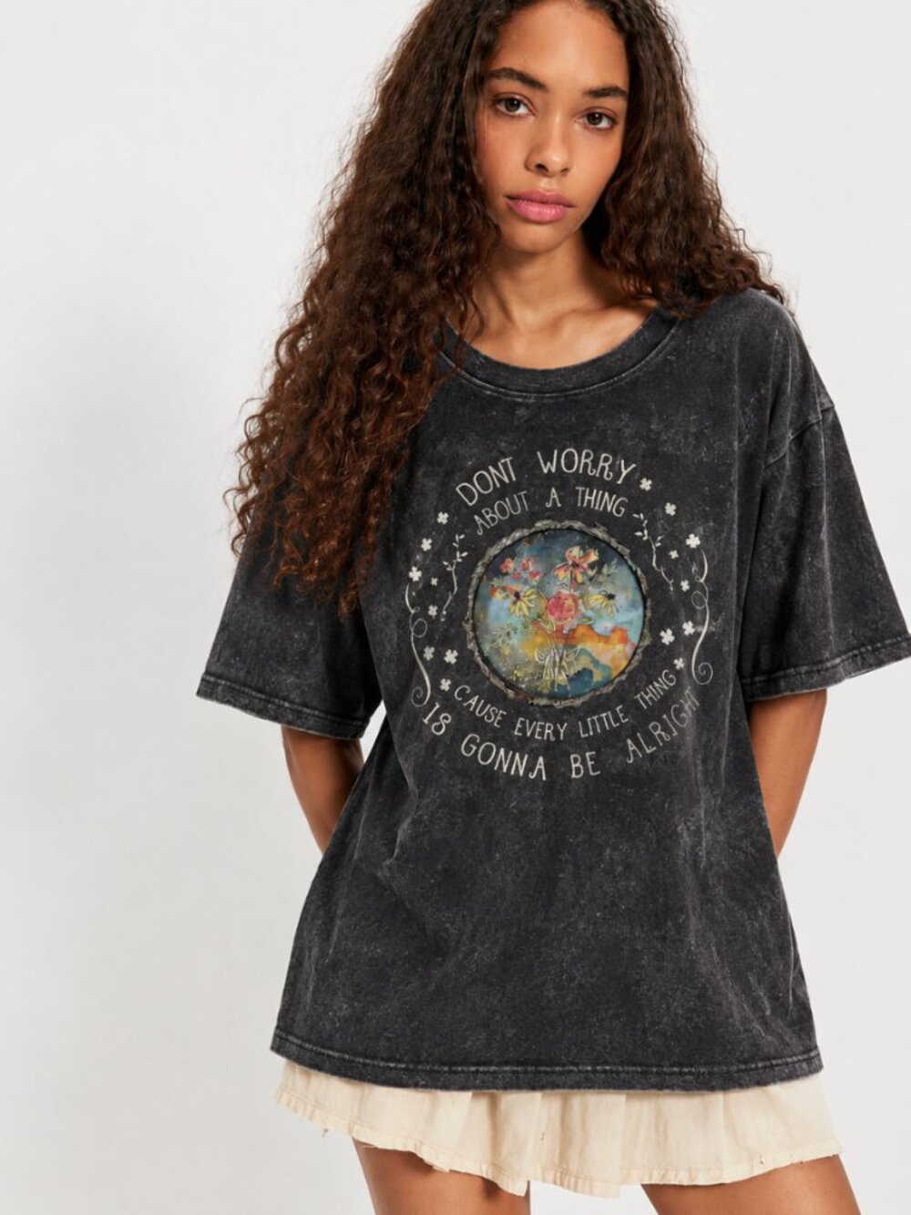 BOUTIQUE HIPPEE HARVEST DON'T WORRY ABOUT A THING MINERAL WASH TEE